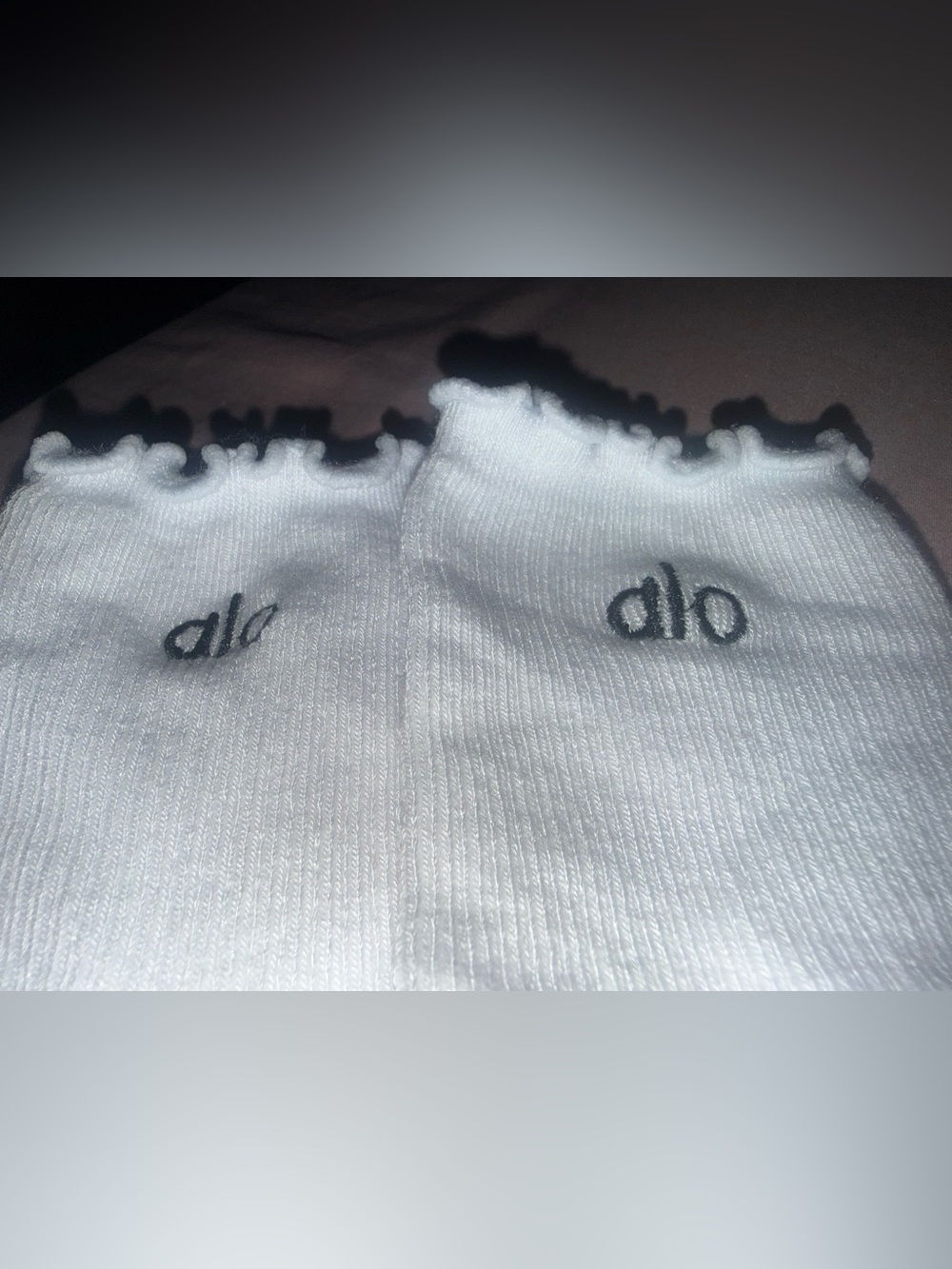 ALO Yoga Women’s Lettuce Edge Socks NWOT (2 pairs)